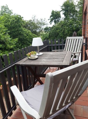 Mobile Home | Outdoor dining