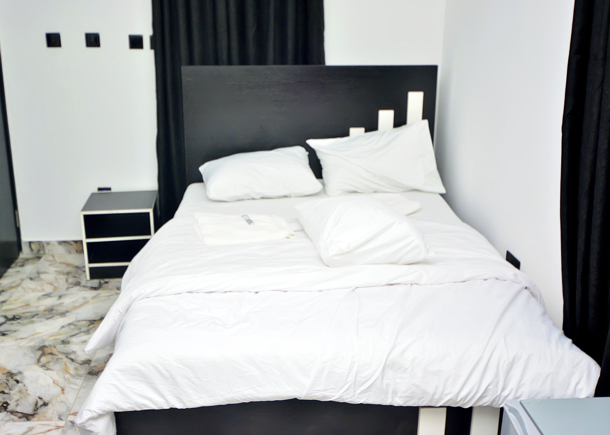 1 間睡房、書桌