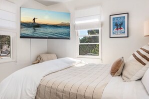 1 bedroom, desk, free WiFi, bed sheets
