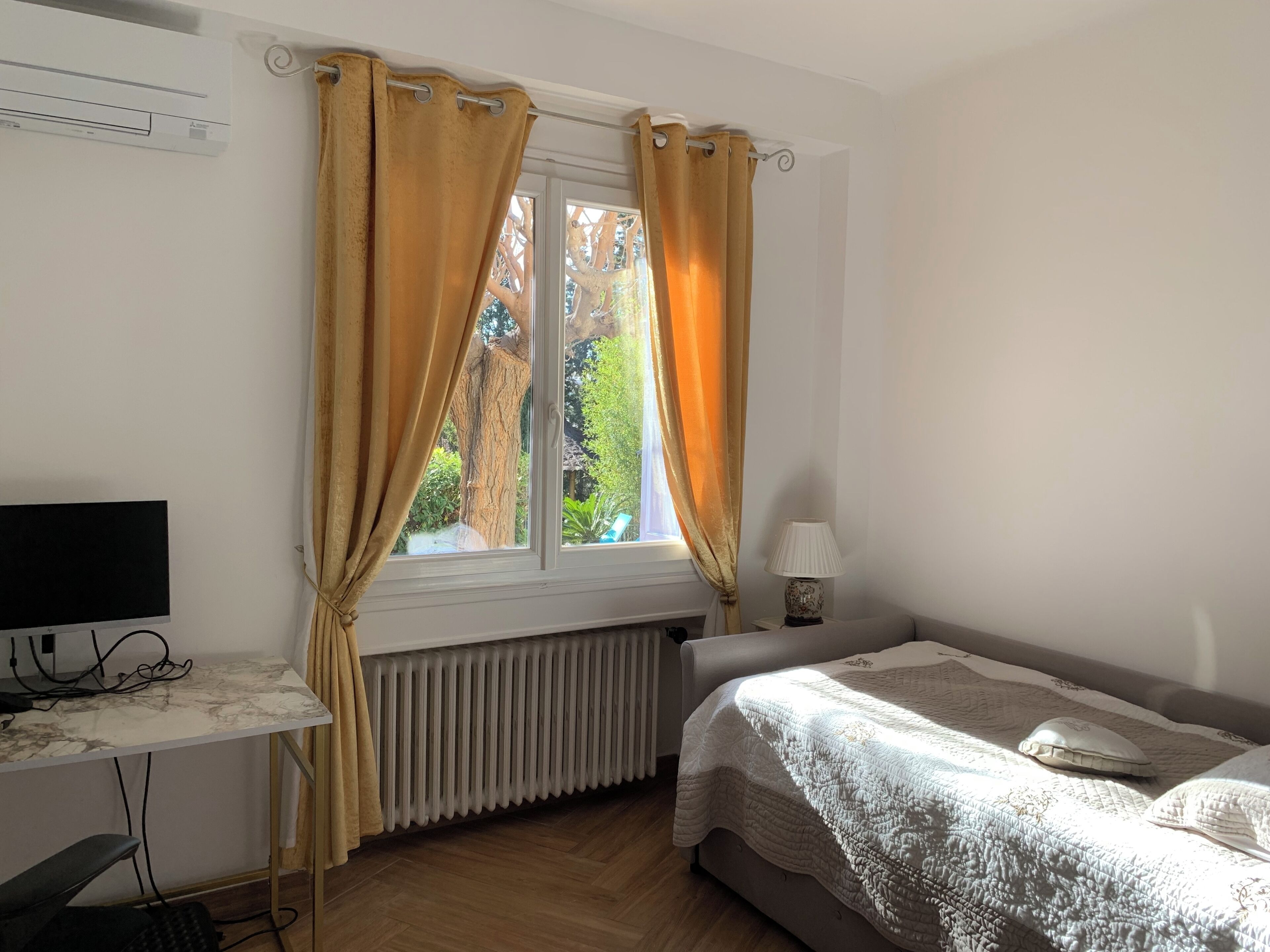 5 chambres, bureau, fer et planche à repasser, Wi-Fi gratuit