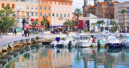 Villa 10 minutes' walk from the center of Saint Raphaël, the beaches and the TGV train station