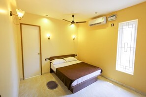 Standard Room, Ocean View | Desk, free WiFi - Hazee Beach Stay (Tirukalukundram)