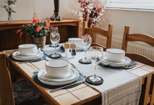 Simons 2 bed home on the outskirts of Liverpool with great links to the City