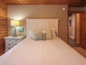 4 bedrooms, iron/ironing board, travel cot, WiFi