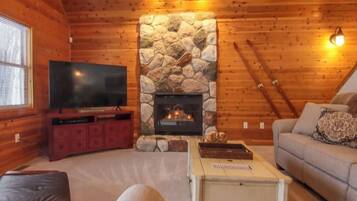 Smart TV y chimenea