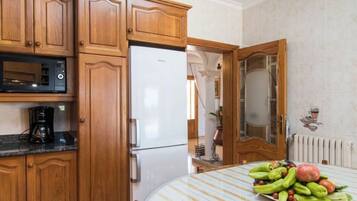Mobile Home | Private kitchen | Highchair