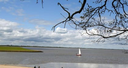 Etta Comfortable Holiday Residence