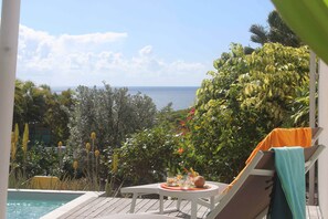 Outdoor dining - Villa Mangrove 2 people, sea view, in the heart of the Riviera of the Guadeloupe Islands (Sainte-Anne)