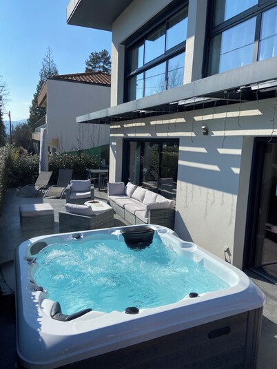 Contemporary design villa with view of Lake Annecy