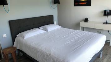 4 bedrooms, in-room safe, iron/ironing board, free WiFi
