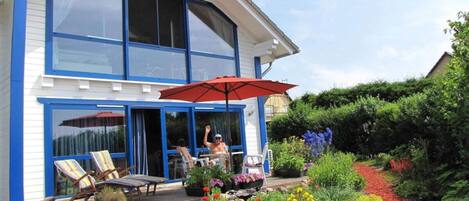 House | Terrace/patio