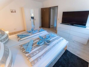 House | 2 bedrooms, individually furnished, iron/ironing board - Frieda Comfortable Holiday Residence (Varel)