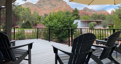 Charming 2-bedroom house with amazing views of Thunder Mountain