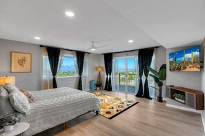 5 Schlafzimmer, Schreibtisch, Bügeleisen/Bügelbrett, Reisekinderbett