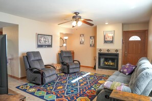 Smart TV, fireplace, DVD player, books