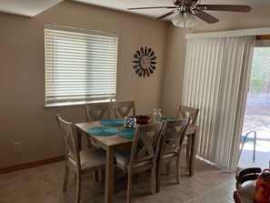 Dining - Newly refurnished 3-bedroom townhome with private backyard in Fountain Hills (Fountain Hills)