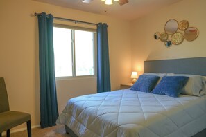 3 bedrooms, desk, iron/ironing board, free WiFi - Newly refurnished 3-bedroom townhome with private backyard in Fountain Hills (Fountain Hills)