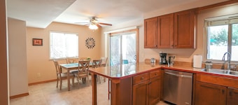 Newly refurnished 3-bedroom townhome with private backyard in Fountain Hills