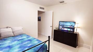 1 bedroom, iron/ironing board, WiFi, bed sheets