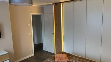 1 bedroom, individually furnished