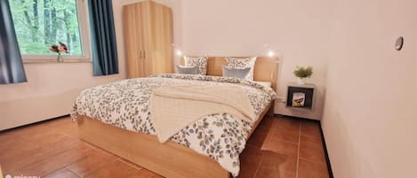 3 chambres, lit parapluie, Wi-Fi gratuit, draps fournis