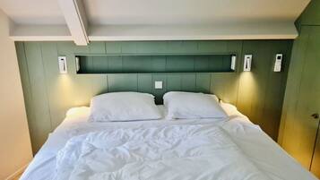 Mobile Home | 4 bedrooms, individually furnished