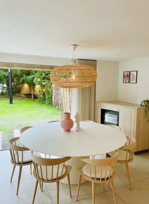 Mobile Home | Dining