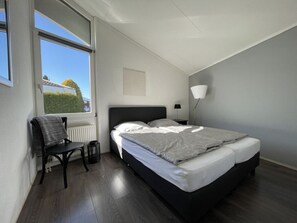Bungalow | 2 Schlafzimmer, Bügeleisen/Bügelbrett, individuell eingerichtet