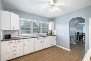 Microwave, oven, stovetop, dishwasher - Beautiful Home in Midtown Omaha (Omaha)