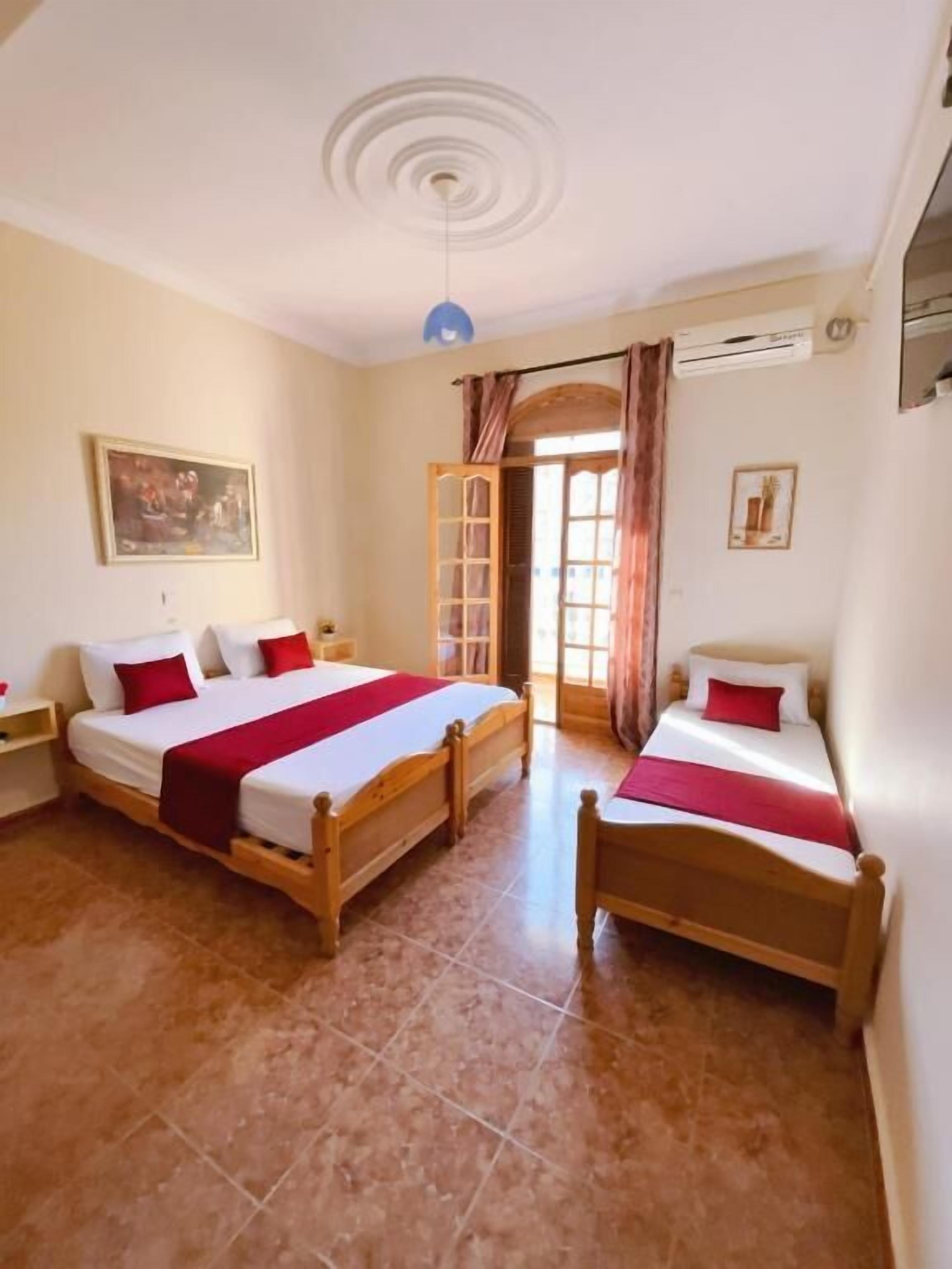 Chambre Double Deluxe, balcon, vue plage | Bureau, espace de travail pour ordinateur portable, rideaux occultants