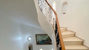 Classic Villa, Beach View | Living area
