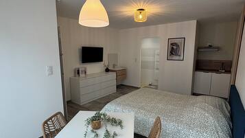 4 Schlafzimmer, Bügeleisen/Bügelbrett, Reisekinderbett, kostenloses WLAN