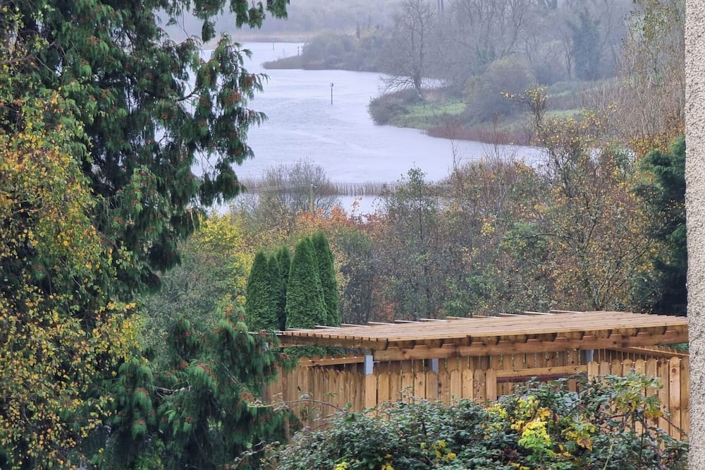 3 Bedrooms - Sleep 7 - Garden - Private Parking