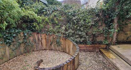 3 Bedrooms - Sleep 7 - Garden - Private Parking