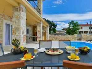 Villa | Dining - Banovi Comfortable Holiday Residence (Posedarje)