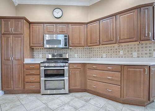 Upgraded 3:2 House in Amelia mins to Sumter Landing, golf & pool. New rental.