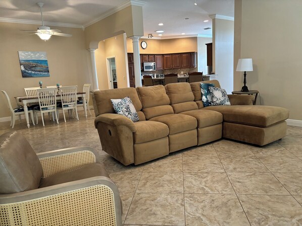 Smart TV, computer monitors