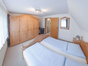 2 camere, con arredamento individuale, ferro/asse da stiro