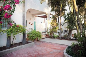 Terrace/patio - Charming rooftop bungalow 1 block from the beach! (Corral del Risco)