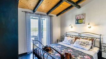 Villa | 3 bedrooms, individually furnished, iron/ironing board