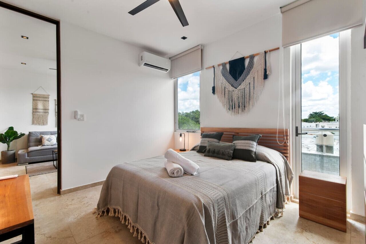 1 bedroom, desk, iron/ironing board, WiFi