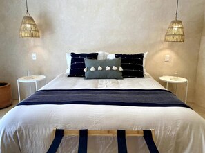 3 bedrooms, desk, iron/ironing board, travel cot - Casa Verde Maya Downtown by LAHOS (Mérida)