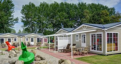 Seemowe F183 Comfortable Holiday Residence