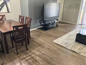 Dining - Modern 2-bedroom Condo in Vibrant Southwest Las Vegas NV (Las Vegas)