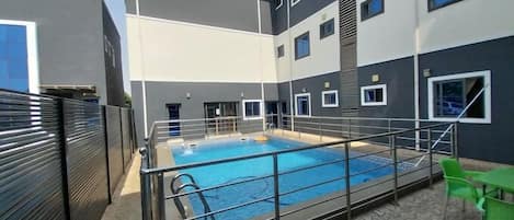 Utomhuspool