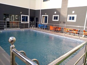 Swim-up bar - Kuciano Hotels LTD (Kaduna)