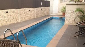 Swim-up bar - Mayo Premium Inn (Kaduna)
