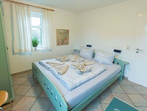 1 Schlafzimmer, individuell eingerichtet