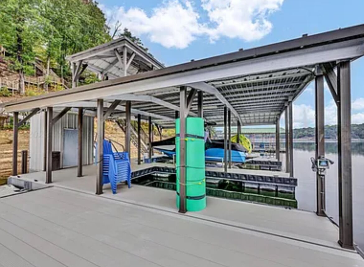 Incredible dock with large swim platform.