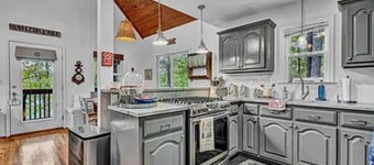 My Happy Place-Smith lake  4bed/ 3 bath, ,entertainment dock, pet friendly